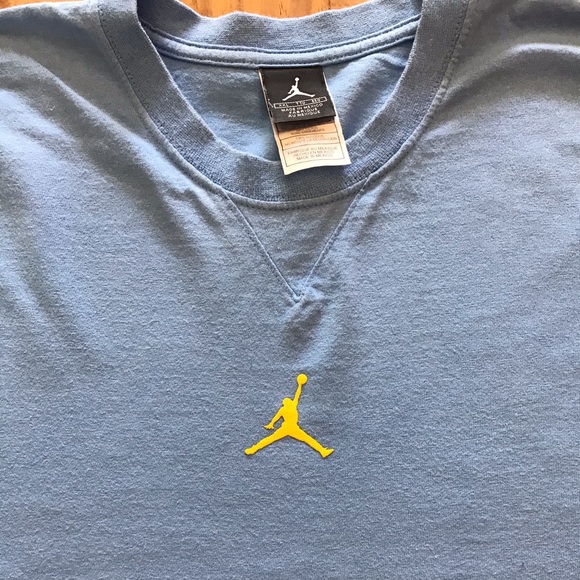 Nike/Jordan blue Denver skyline graphic t-shirt - Picture 2 of 11